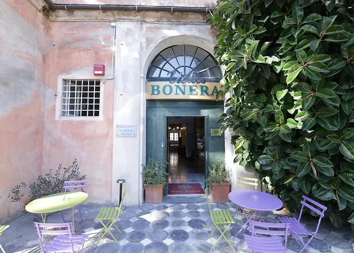 Bonera Отель