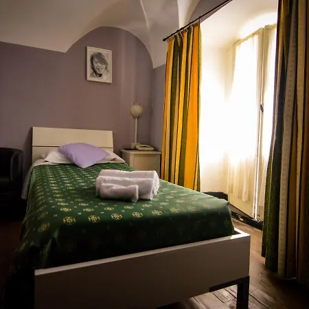 Bonera Hotel 2*